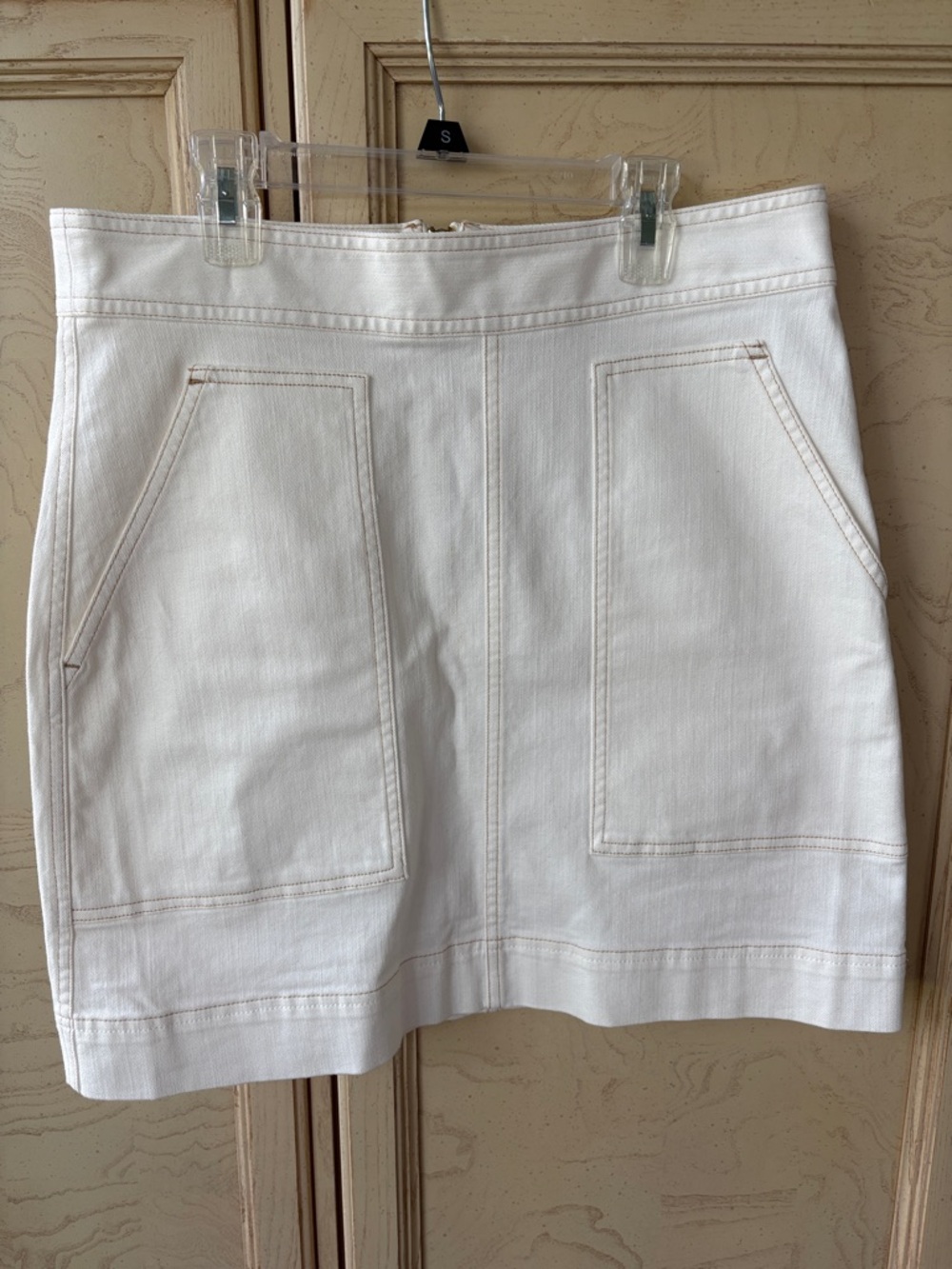 Spartina 449 White Mini Skirt with Contrast Stitching. NWOT